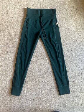 Vuori Dark Green Women's Jogger Pants